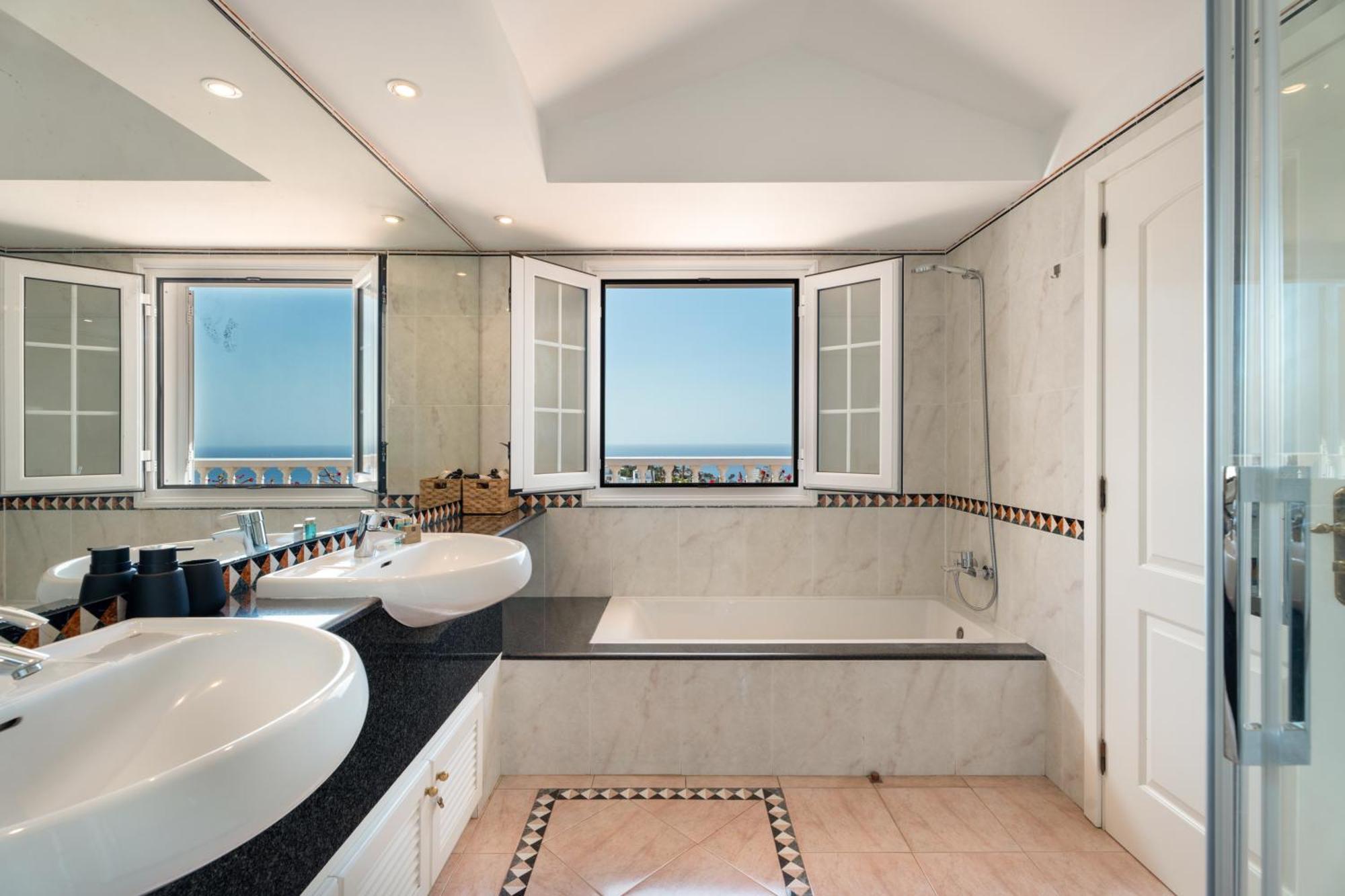 Villa Marbella-Private Heated Pool And Breathtaking View Costa Adeje  Buitenkant foto
